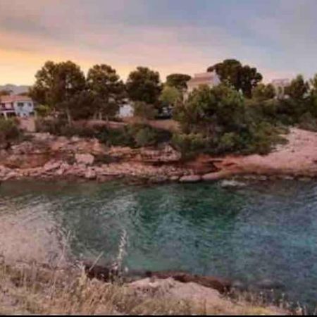 Apartamento Con Patio Y Jacuzzi Privado Lägenhet Calafat Exteriör bild